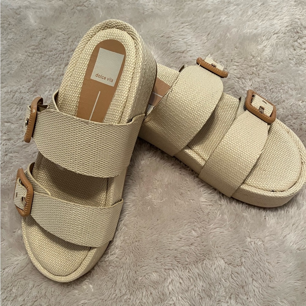 Dolce Vita summer sandal